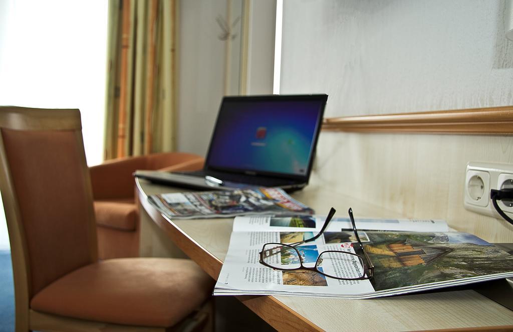 Airport Hotel Karsten Cologne Extérieur photo
